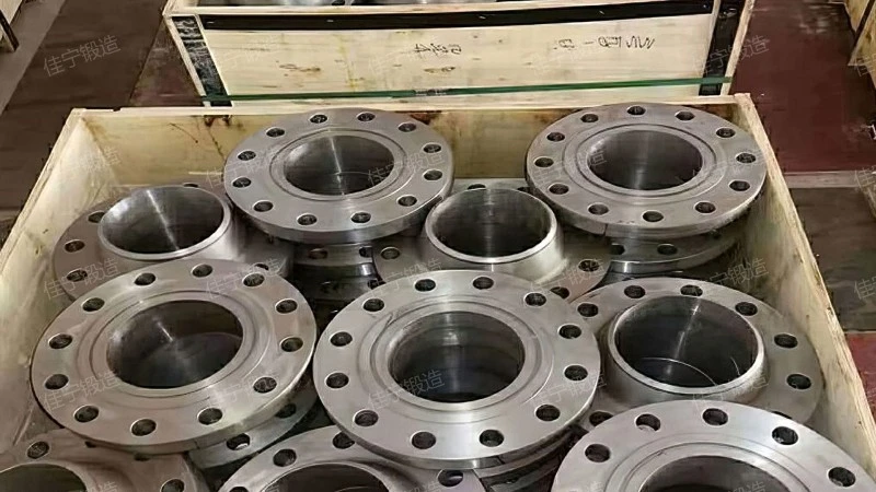 Threaded embedded flange ring