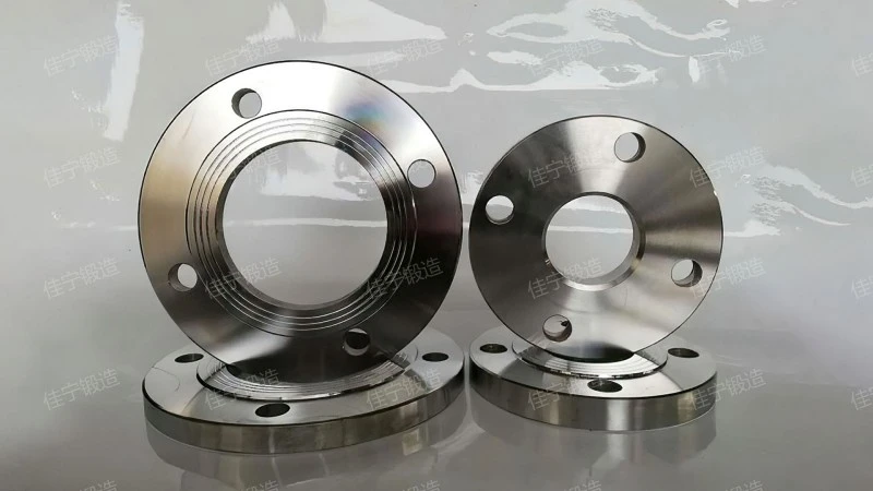 Flat welding variable diameter flange cover