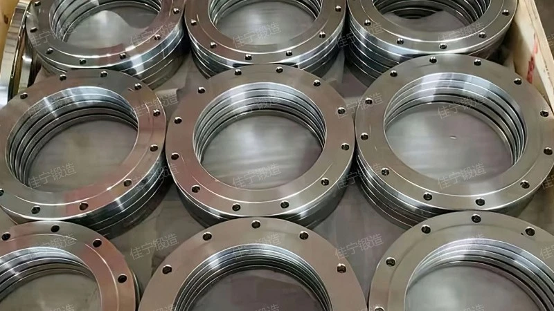 Flat welding groove flange