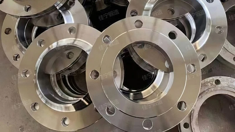 Variable diameter double-sided flange ring