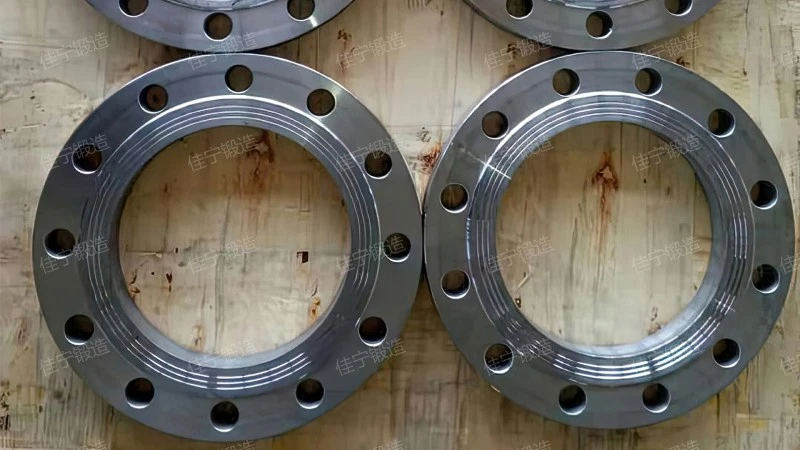 Integral threaded connection flange ring