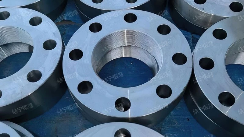 Flat welding flange ring with plate protruding surface